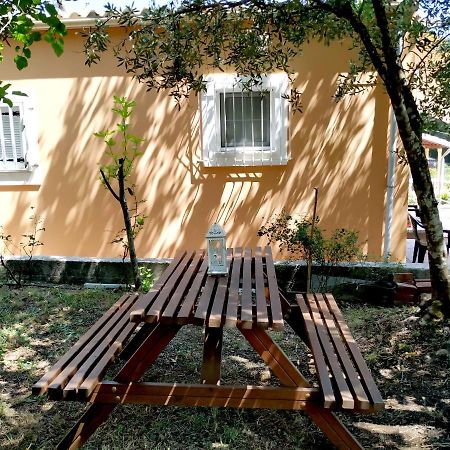 Family Holiday Apartment With Garden & Bbq Velonádes 外观 照片