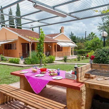 Family Holiday Apartment With Garden & Bbq Velonádes 外观 照片