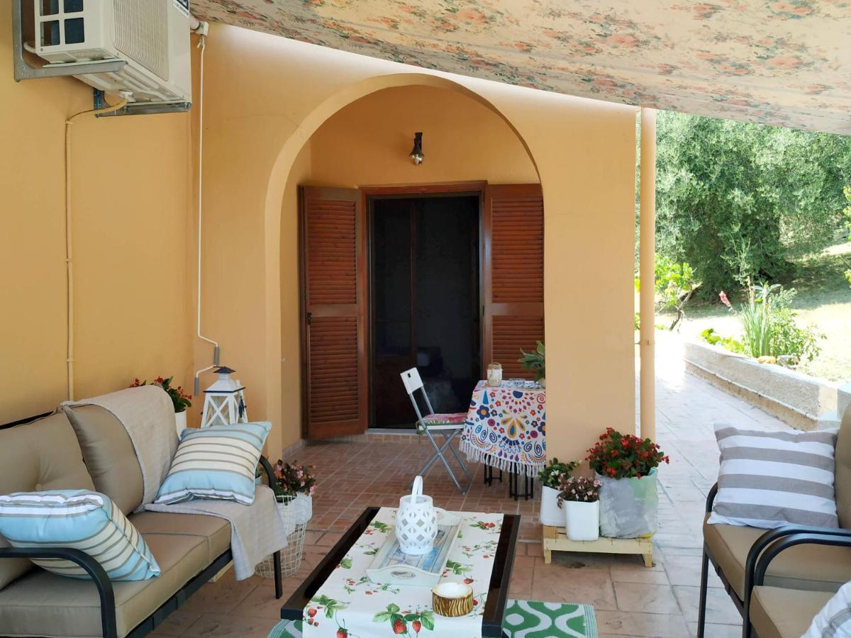 Family Holiday Apartment With Garden & Bbq Velonádes 外观 照片