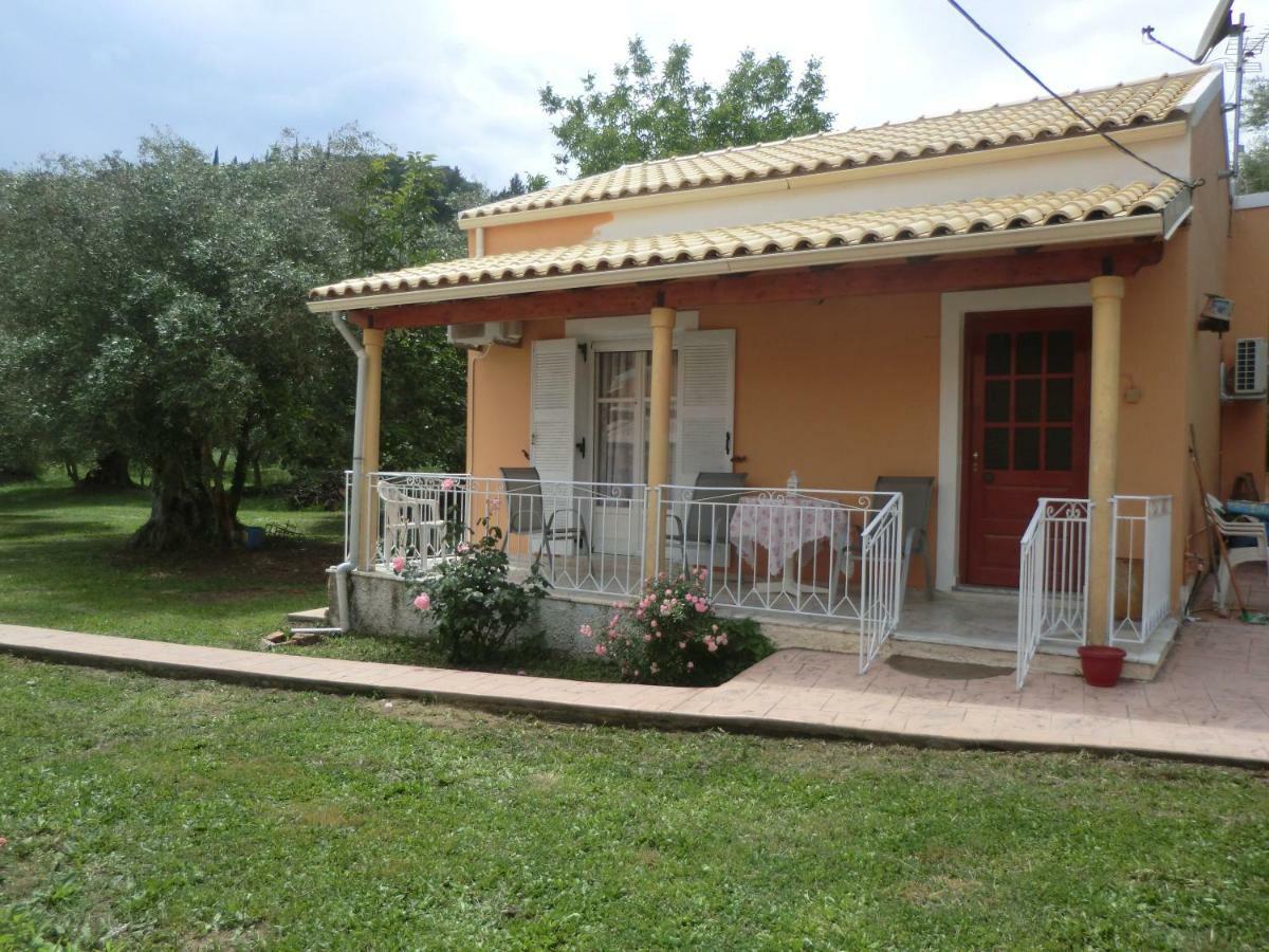 Family Holiday Apartment With Garden & Bbq Velonádes 外观 照片