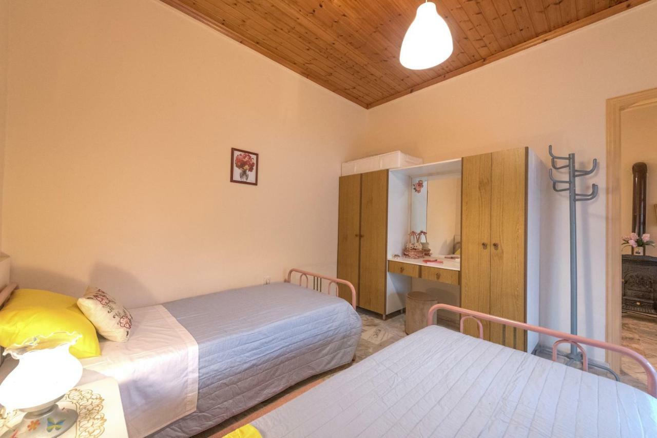 Family Holiday Apartment With Garden & Bbq Velonádes 外观 照片