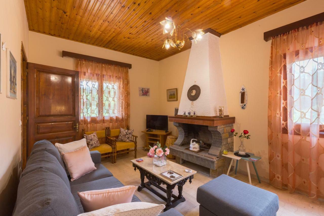 Family Holiday Apartment With Garden & Bbq Velonádes 外观 照片