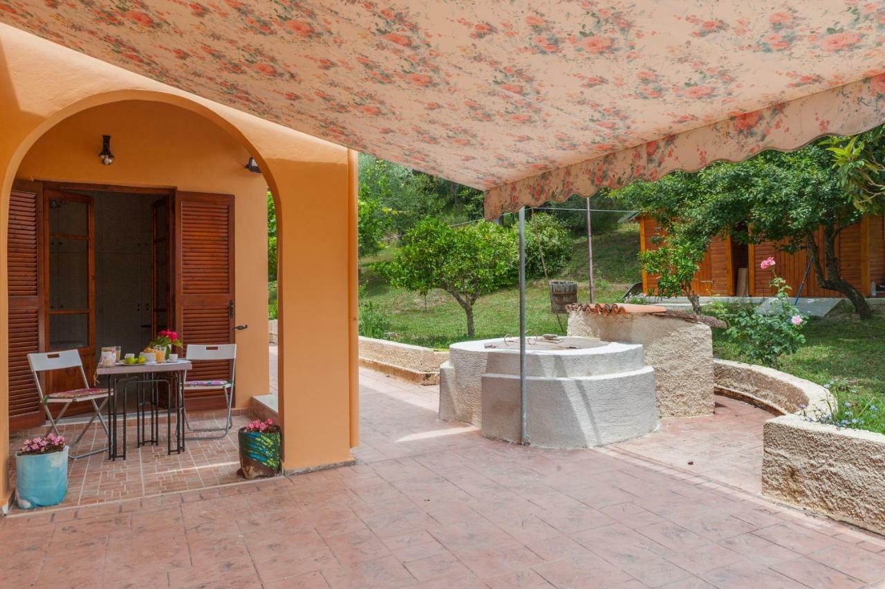 Family Holiday Apartment With Garden & Bbq Velonádes 外观 照片