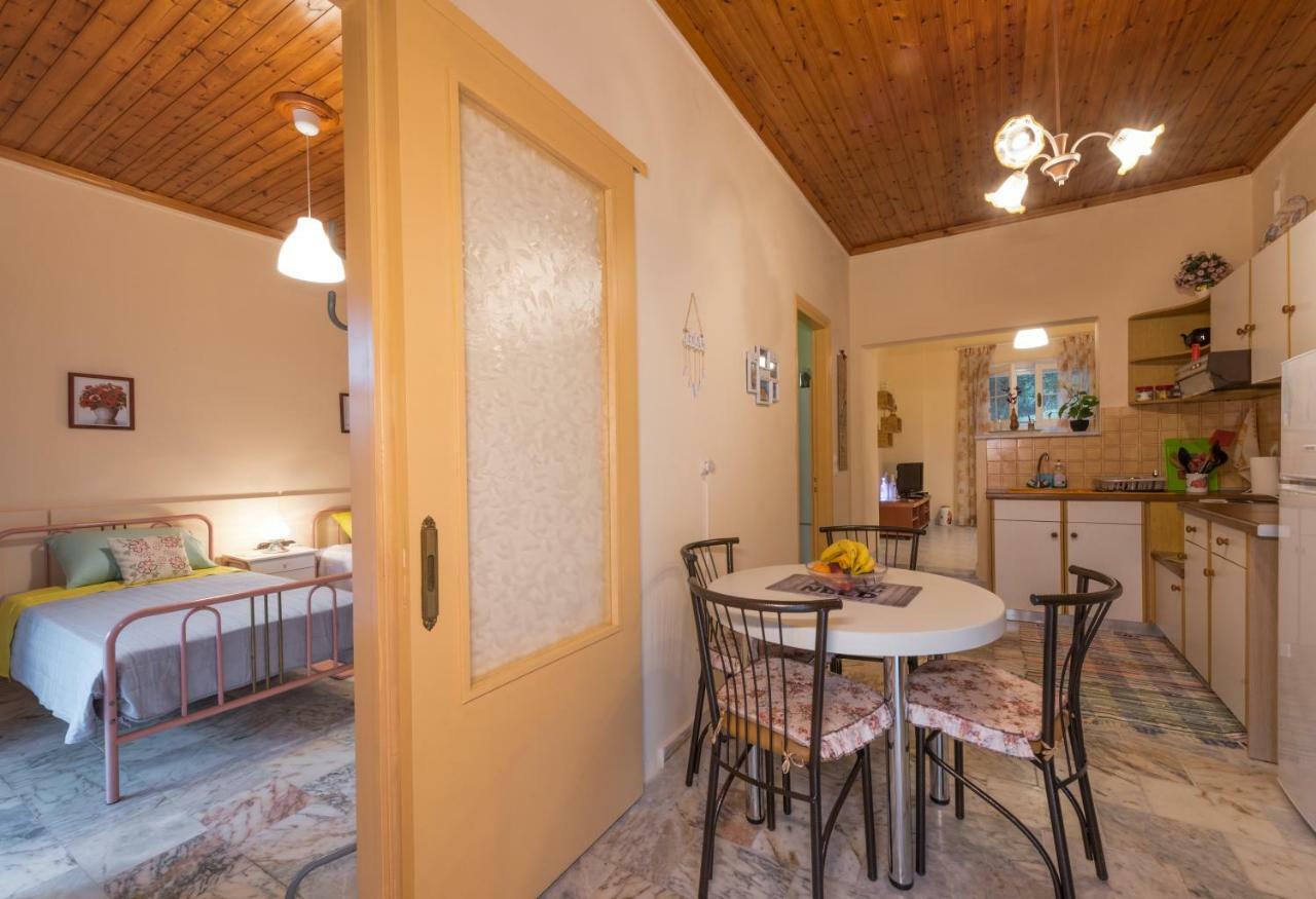 Family Holiday Apartment With Garden & Bbq Velonádes 外观 照片