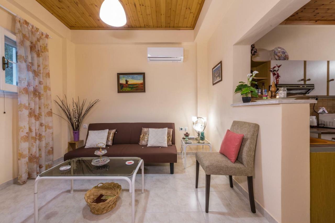 Family Holiday Apartment With Garden & Bbq Velonádes 外观 照片