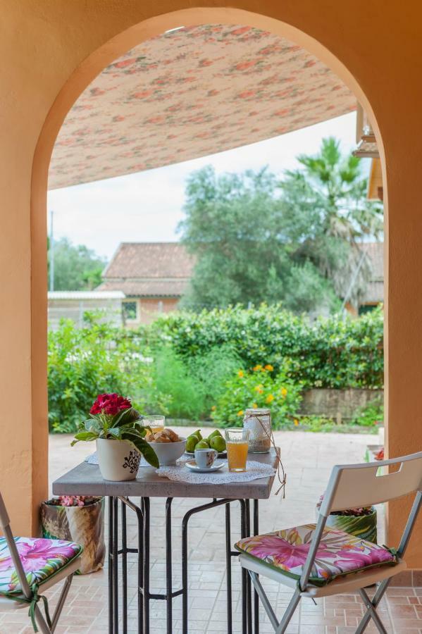 Family Holiday Apartment With Garden & Bbq Velonádes 外观 照片