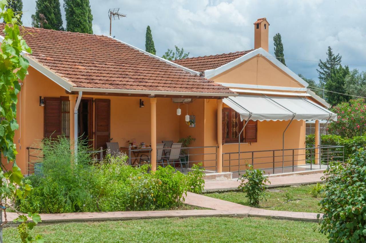 Family Holiday Apartment With Garden & Bbq Velonádes 外观 照片